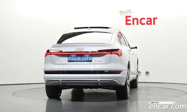 Audi e-tron 2022 0.2 автомат (гидро), миниатюра 4 Audi e-tron 2022 0.2 автомат (гидро), миниатюра 4