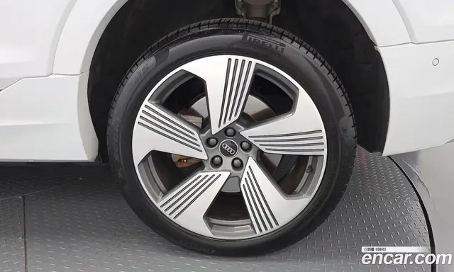 Audi e-tron 2022 0.2 автомат (гидро), миниатюра 7 Audi e-tron 2022 0.2 автомат (гидро), миниатюра 7
