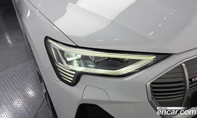 Audi e-tron 2022 0.2 автомат (гидро), миниатюра 8 Audi e-tron 2022 0.2 автомат (гидро), миниатюра 8