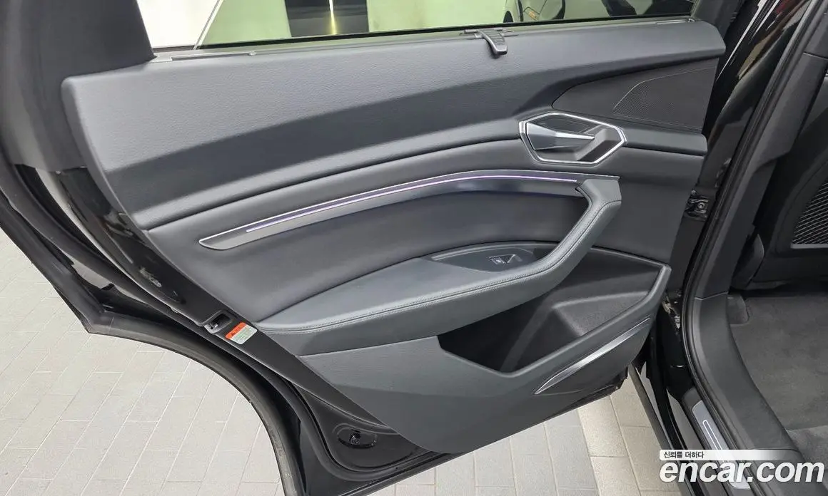 Audi e-tron 2023 0.2 автомат (гидро), фото 15 Audi e-tron 2023 0.2 автомат (гидро), фото 15