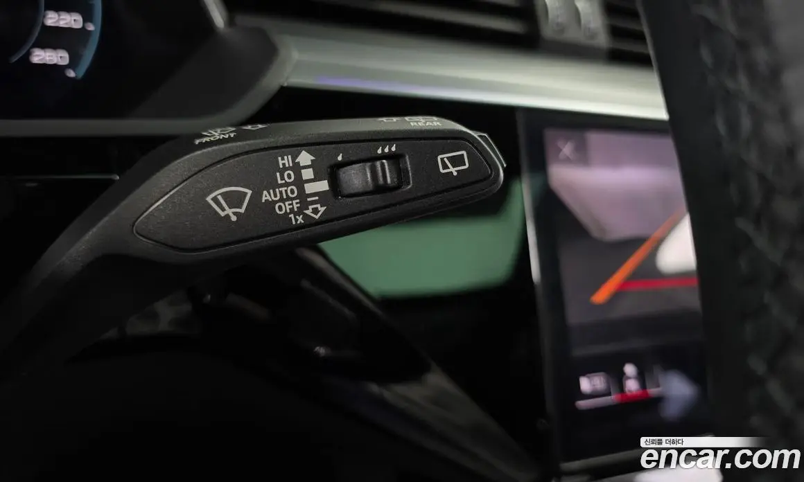 Audi e-tron 2023 0.2 автомат (гидро), фото 27 Audi e-tron 2023 0.2 автомат (гидро), фото 27