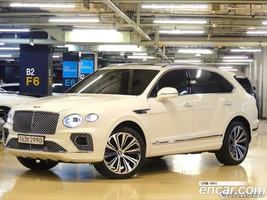 Bentley Bentayga 2022 4.0 автомат (гидро), фото 1 Bentley Bentayga 2022 4.0 автомат (гидро), фото 1