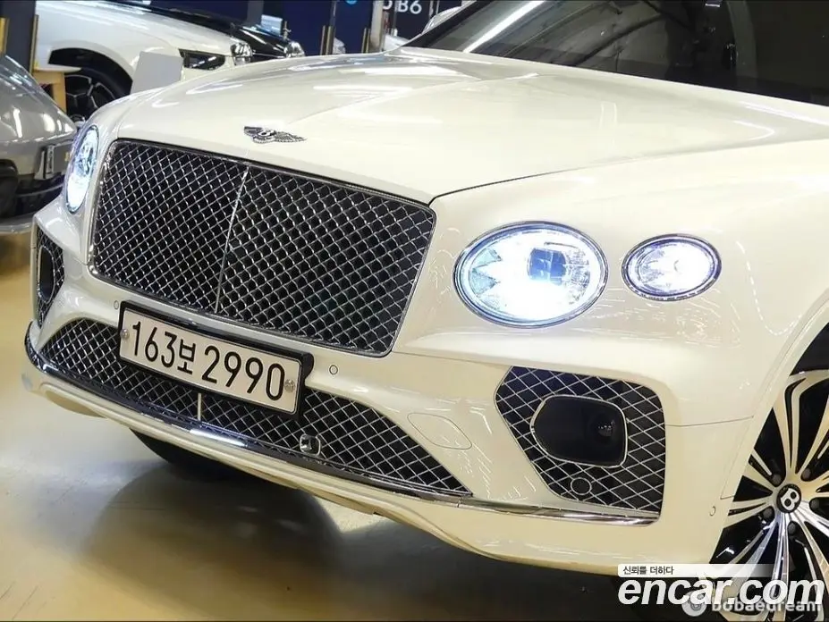 Bentley Bentayga 2022 4.0 автомат (гидро), фото 19 Bentley Bentayga 2022 4.0 автомат (гидро), фото 19