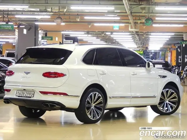 Bentley Bentayga 2022 4.0 автомат (гидро), миниатюра 3 Bentley Bentayga 2022 4.0 автомат (гидро), миниатюра 3