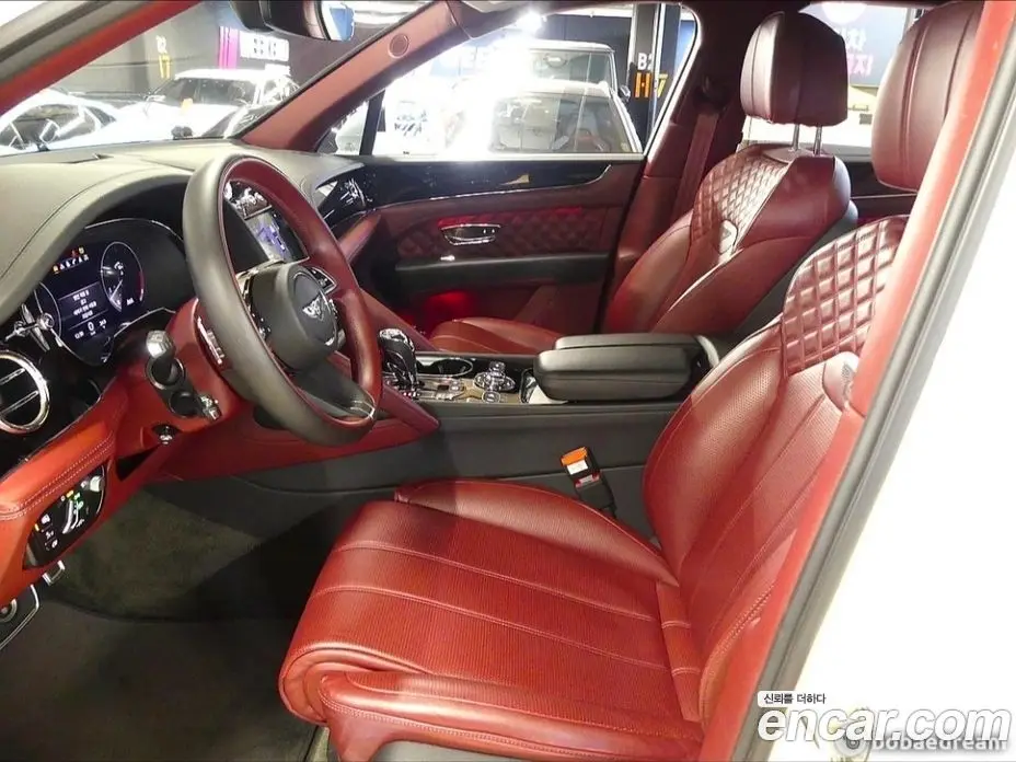 Bentley Bentayga 2022 4.0 автомат (гидро), фото 7 Bentley Bentayga 2022 4.0 автомат (гидро), фото 7