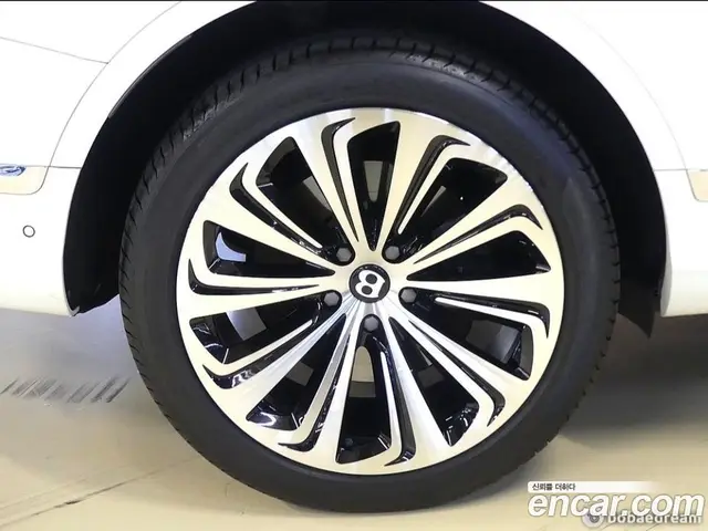Bentley Bentayga 2022 4.0 автомат (гидро), миниатюра 8 Bentley Bentayga 2022 4.0 автомат (гидро), миниатюра 8