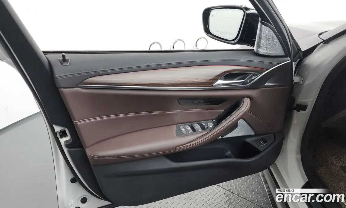 BMW 5 серия 2021 4.4 автомат (гидро), фото 13 BMW 5 серия 2021 4.4 автомат (гидро), фото 13