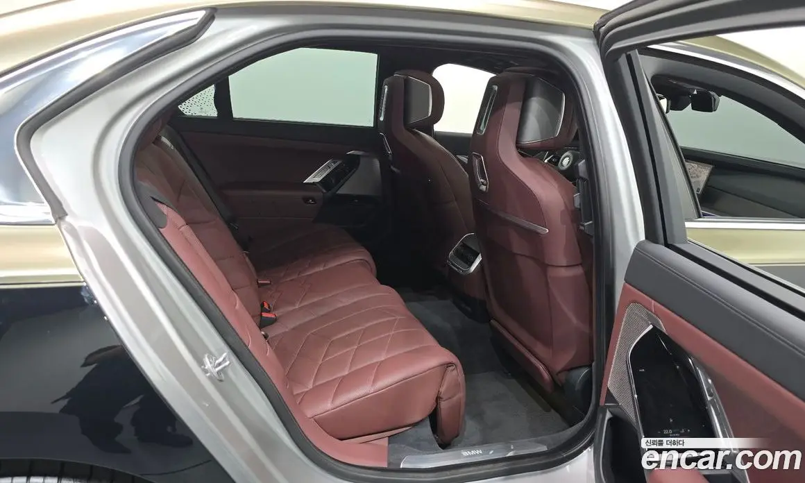 BMW 7 серия 2023 3.0 автомат (гидро), фото 16 BMW 7 серия 2023 3.0 автомат (гидро), фото 16