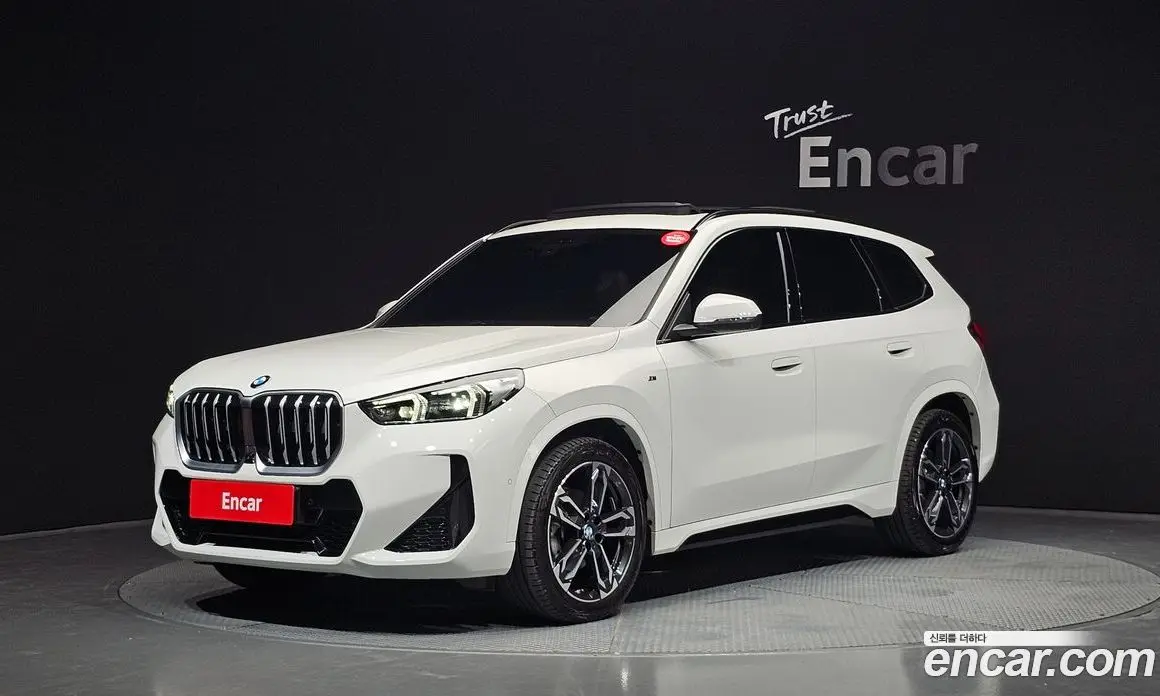 BMW X1 2025 2.0 автомат (гидро), фото 1 BMW X1 2025 2.0 автомат (гидро), фото 1