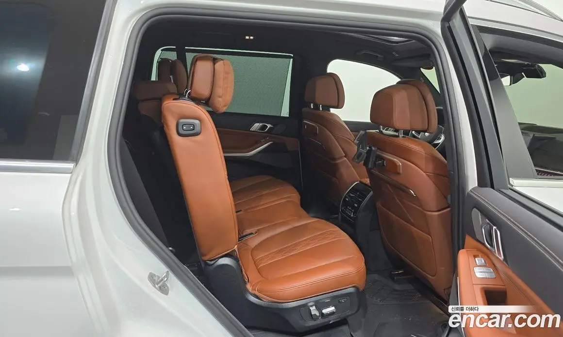 BMW X7 2024 3.0 автомат (гидро), фото 17