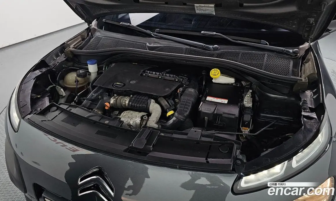 Citroen C4 Cactus 2016 1.6 автомат (гидро), фото 6 Citroen C4 Cactus 2016 1.6 автомат (гидро), фото 6