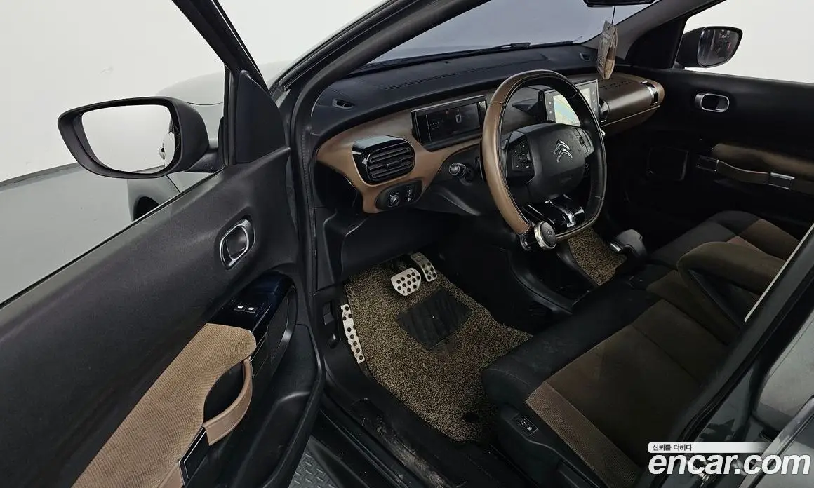 Citroen C4 Cactus 2016 1.6 автомат (гидро), фото 10 Citroen C4 Cactus 2016 1.6 автомат (гидро), фото 10