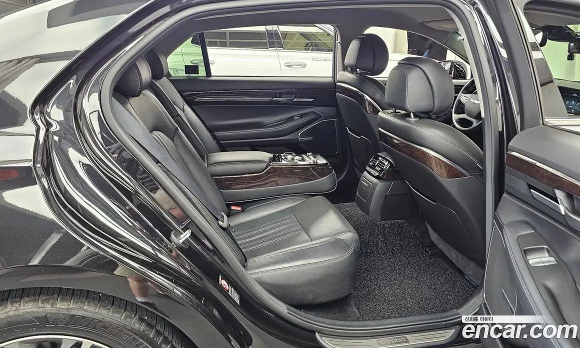 Genesis EQ900 2018 3.8 автомат (гидро), фото 18 Genesis EQ900 2018 3.8 автомат (гидро), фото 18