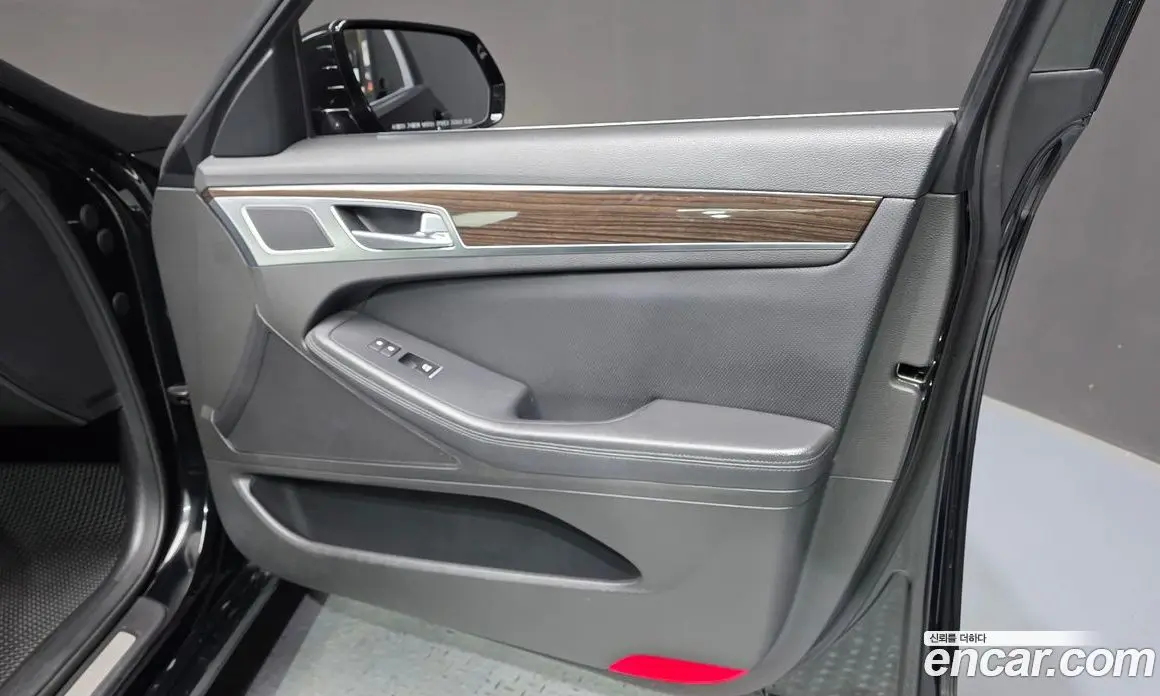 Genesis G80 2017 3.3 автомат (гидро), фото 14 Genesis G80 2017 3.3 автомат (гидро), фото 14