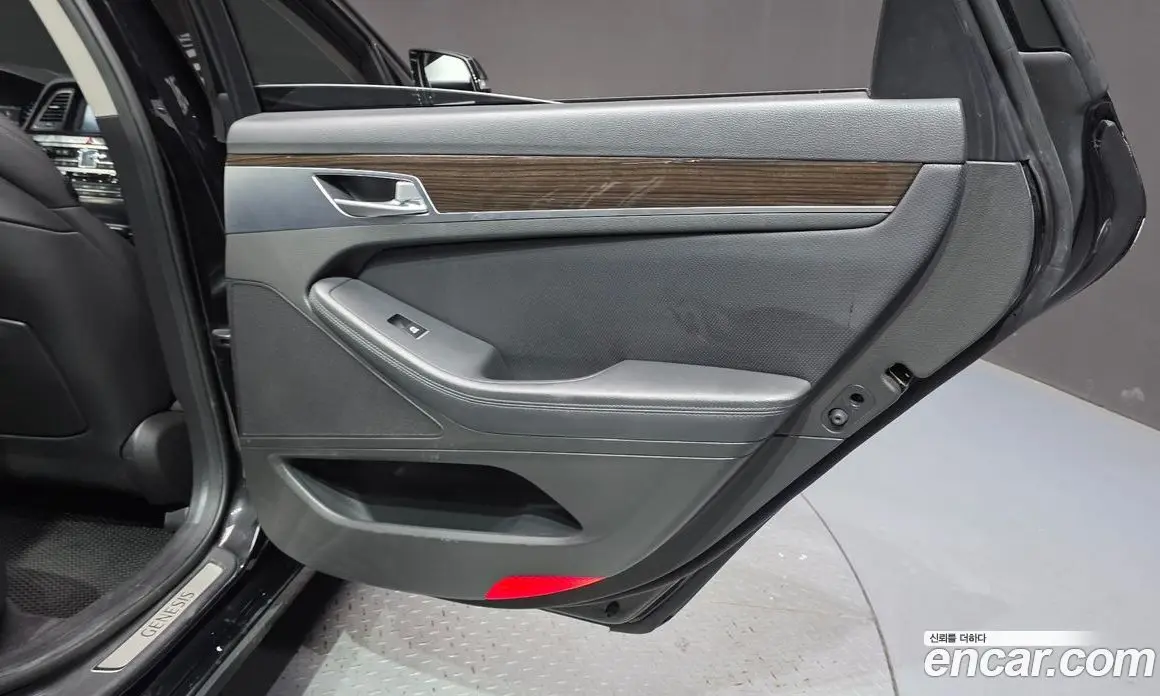 Genesis G80 2017 3.3 автомат (гидро), фото 15 Genesis G80 2017 3.3 автомат (гидро), фото 15