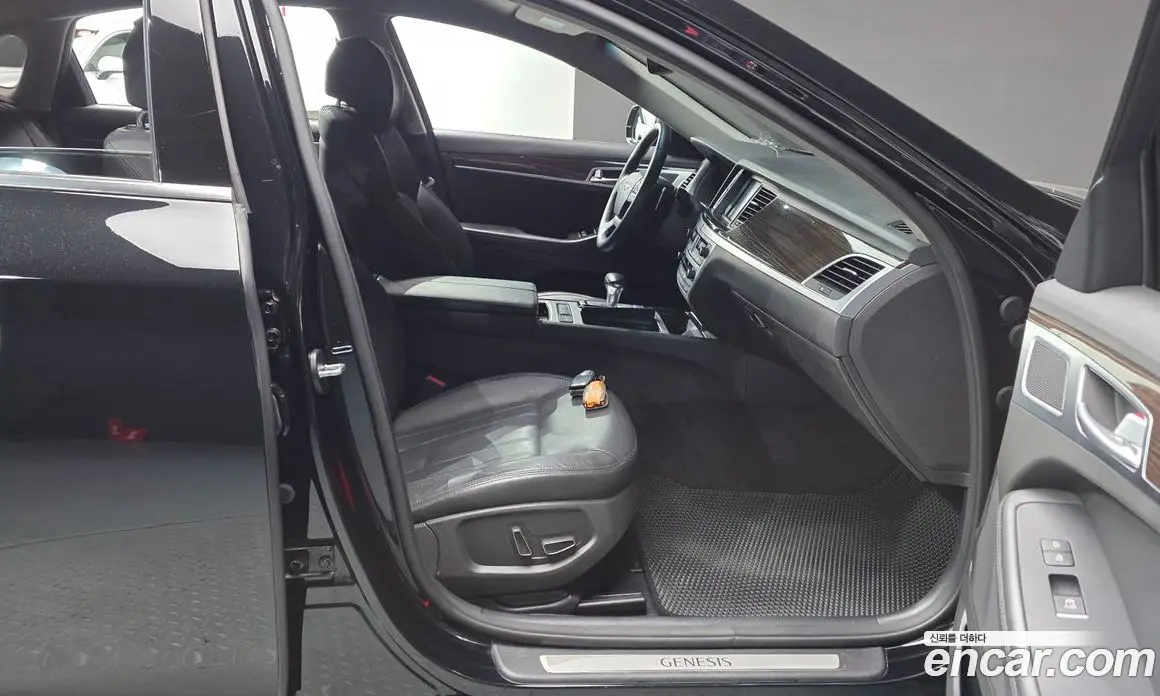 Genesis G80 2017 3.3 автомат (гидро), фото 16 Genesis G80 2017 3.3 автомат (гидро), фото 16