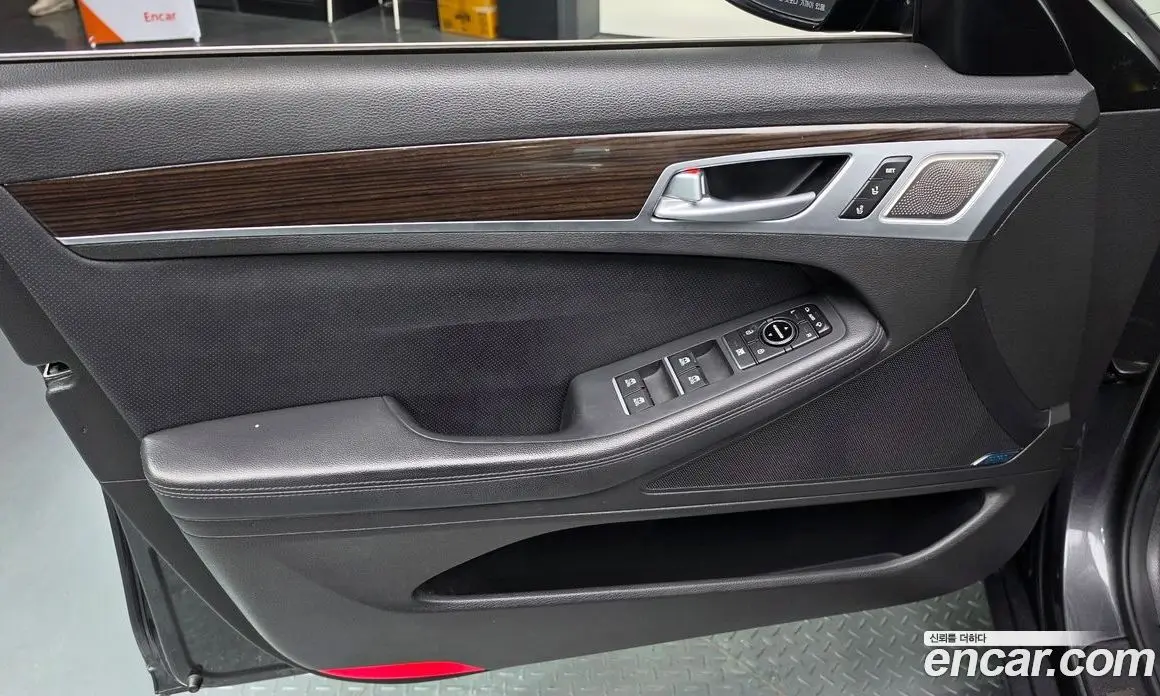 Genesis G80 2017 3.3 автомат (гидро), фото 13 Genesis G80 2017 3.3 автомат (гидро), фото 13