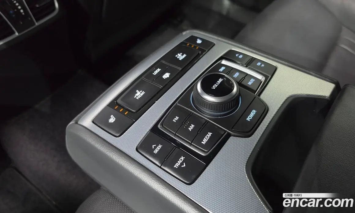 Genesis G80 2017 3.3 автомат (гидро), фото 25 Genesis G80 2017 3.3 автомат (гидро), фото 25