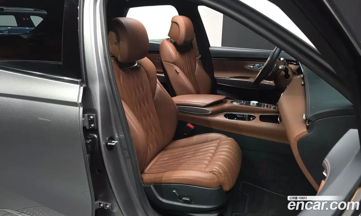 Genesis GV70 2021 2.5 автомат (гидро), фото 16 Genesis GV70 2021 2.5 автомат (гидро), фото 16