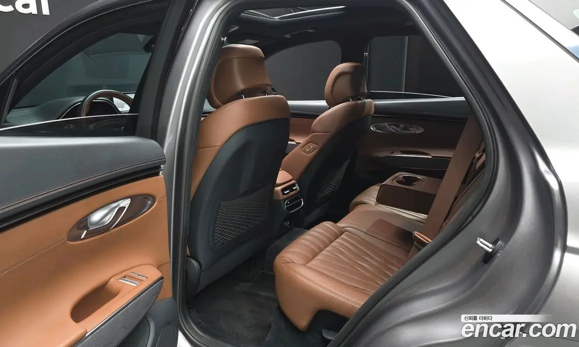 Genesis GV70 2021 2.5 автомат (гидро), фото 17 Genesis GV70 2021 2.5 автомат (гидро), фото 17