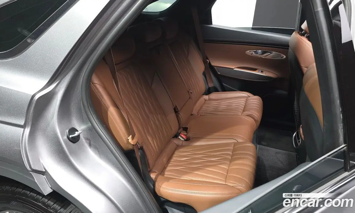 Genesis GV70 2021 2.5 автомат (гидро), фото 18 Genesis GV70 2021 2.5 автомат (гидро), фото 18