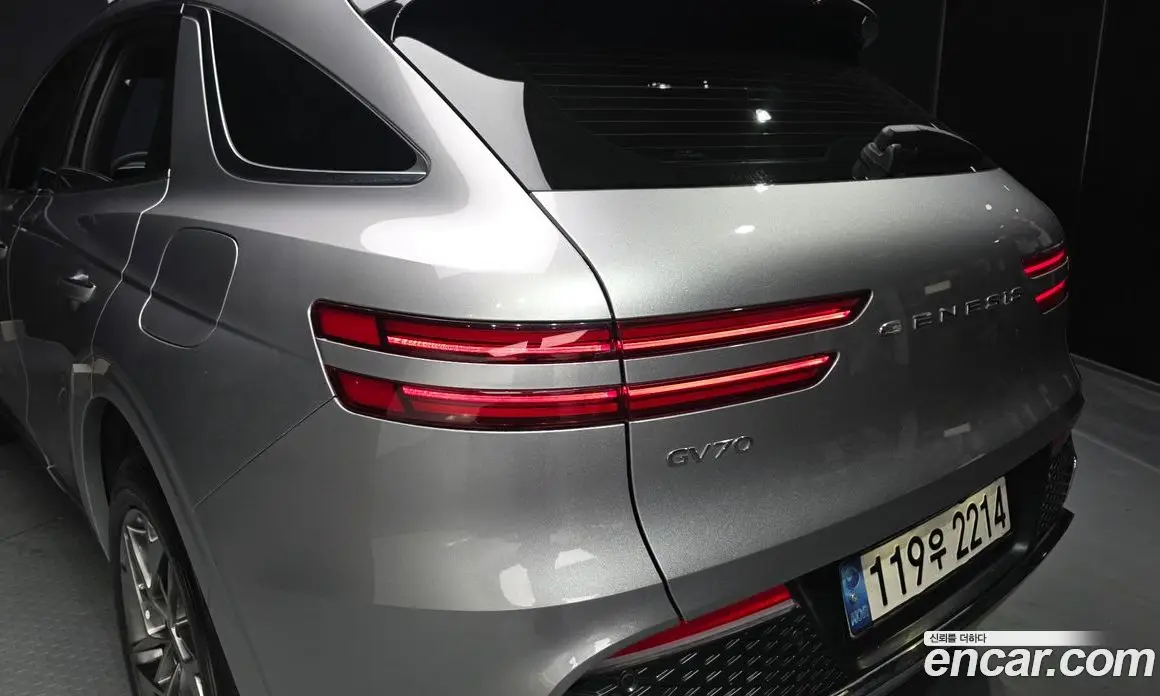 Genesis GV70 2021 2.5 автомат (гидро), фото 9 Genesis GV70 2021 2.5 автомат (гидро), фото 9