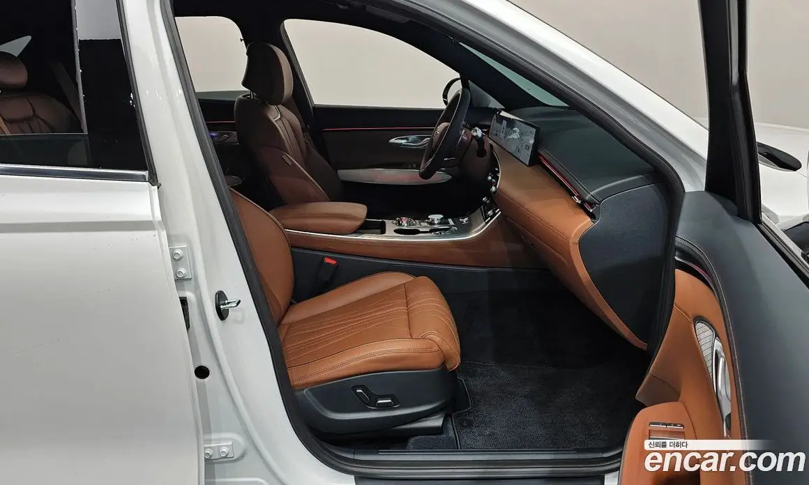 Genesis GV70 2025 2.5 автомат (гидро), фото 16 Genesis GV70 2025 2.5 автомат (гидро), фото 16