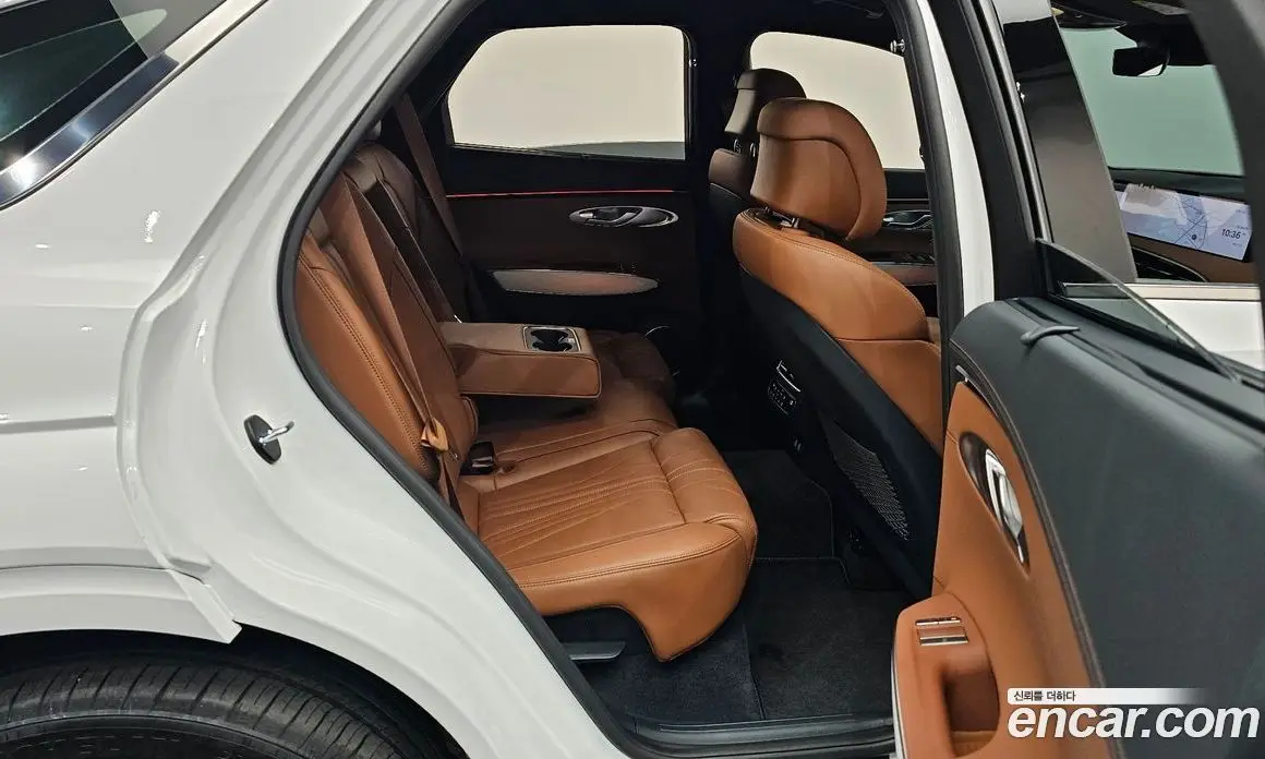 Genesis GV70 2025 2.5 автомат (гидро), фото 17 Genesis GV70 2025 2.5 автомат (гидро), фото 17