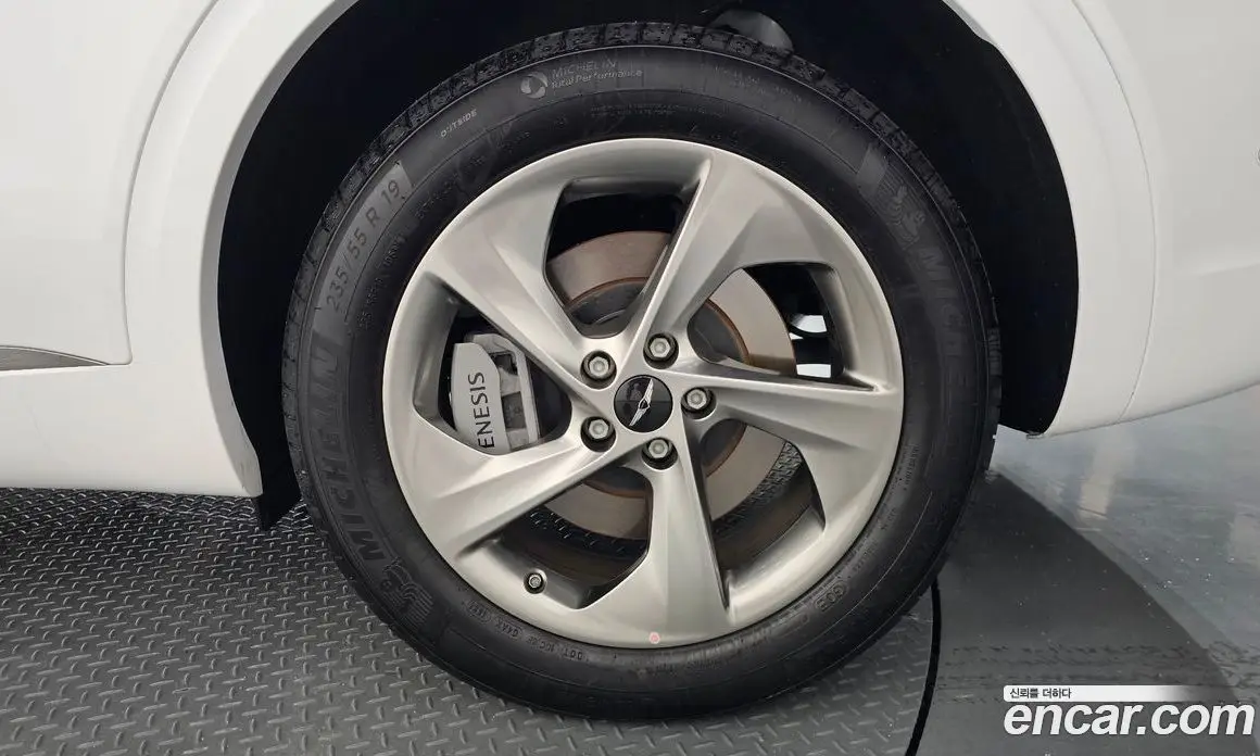 Genesis GV70 2025 2.5 автомат (гидро), фото 7 Genesis GV70 2025 2.5 автомат (гидро), фото 7