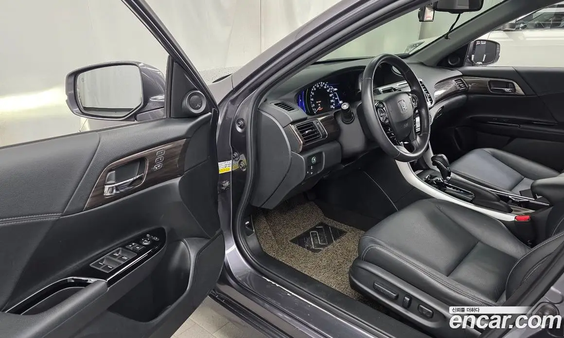 Honda Accord 2017 2.0 автомат (гидро), фото 10 Honda Accord 2017 2.0 автомат (гидро), фото 10