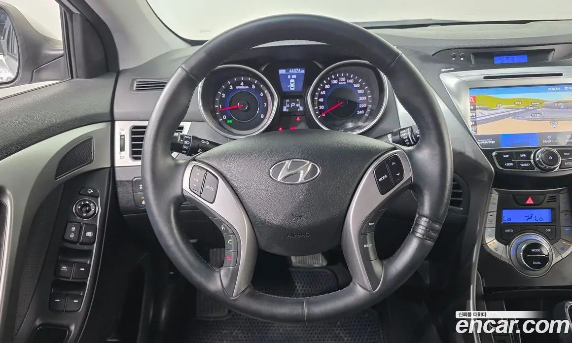 Hyundai Avante 2013 1.6 автомат (гидро), фото 12 Hyundai Avante 2013 1.6 автомат (гидро), фото 12