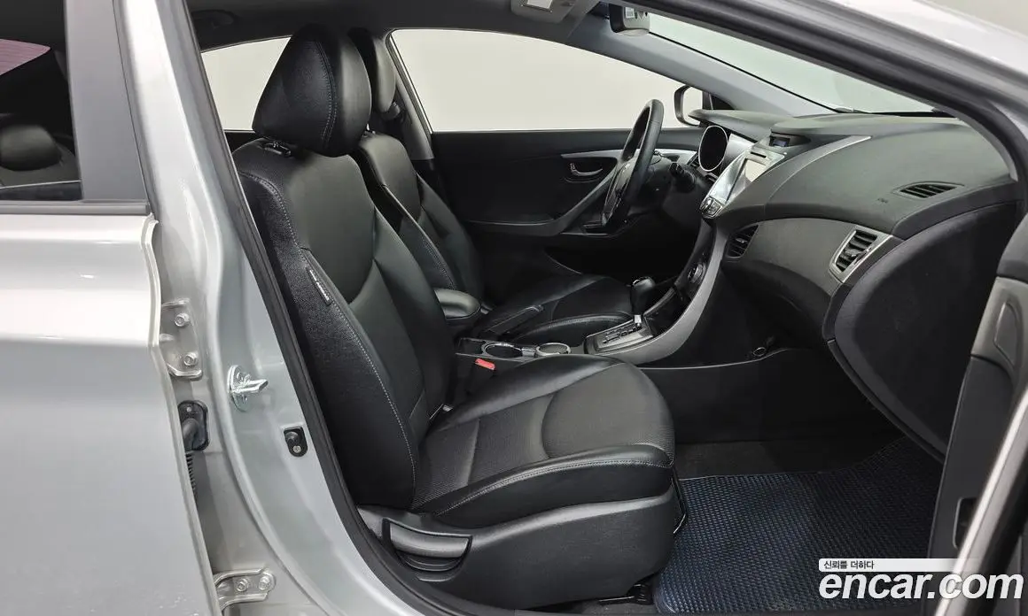 Hyundai Avante 2013 1.6 автомат (гидро), фото 10 Hyundai Avante 2013 1.6 автомат (гидро), фото 10