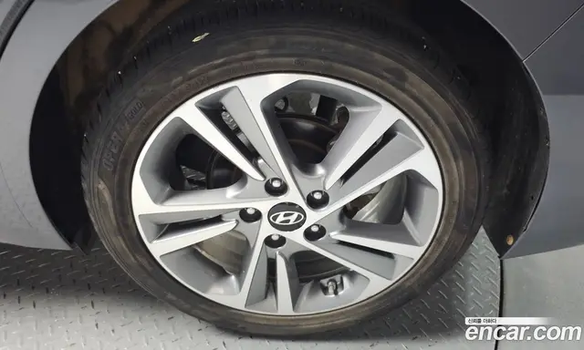 Hyundai Avante 2018 1.6 автомат (гидро), миниатюра 7 Hyundai Avante 2018 1.6 автомат (гидро), миниатюра 7