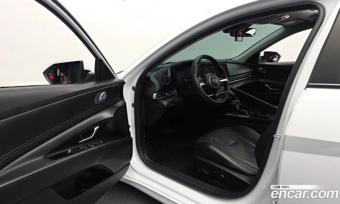 Hyundai Avante 2021 1.6 автомат (гидро), фото 13