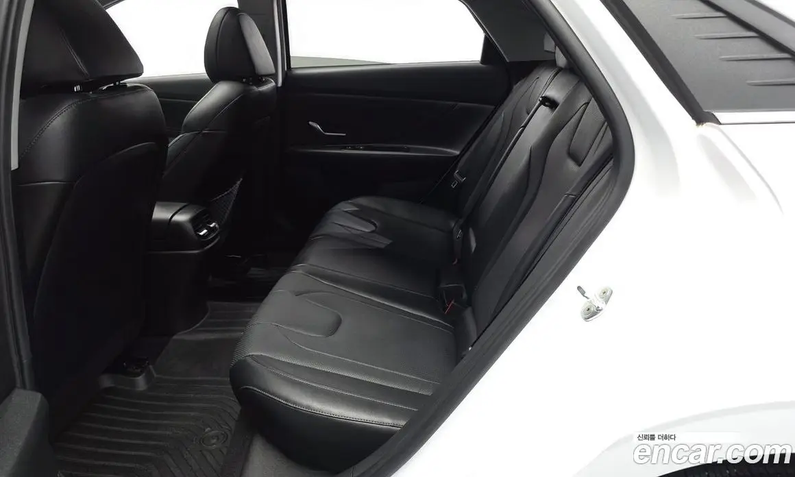 Hyundai Avante 2021 1.6 автомат (гидро), фото 16