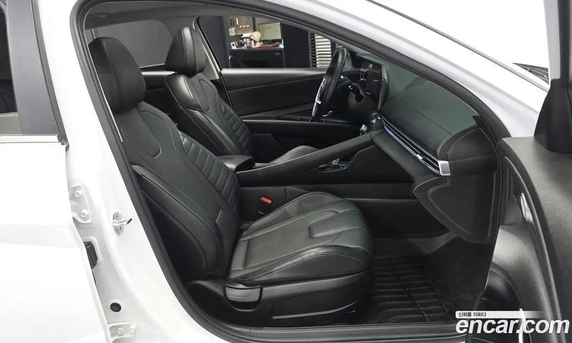 Hyundai Avante 2021 1.6 автомат (гидро), фото 17
