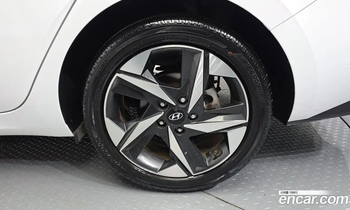 Hyundai Avante 2021 1.6 автомат (гидро), фото 7