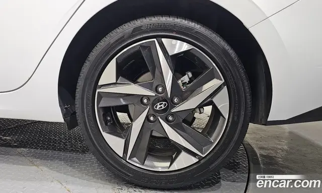 Hyundai Avante 2022 1.6 автомат (гидро), миниатюра 7 Hyundai Avante 2022 1.6 автомат (гидро), миниатюра 7