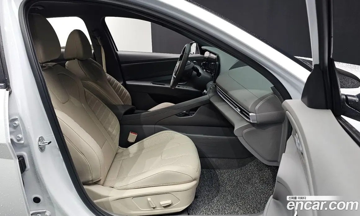 Hyundai Avante 2023 1.6 автомат (гидро), фото 15