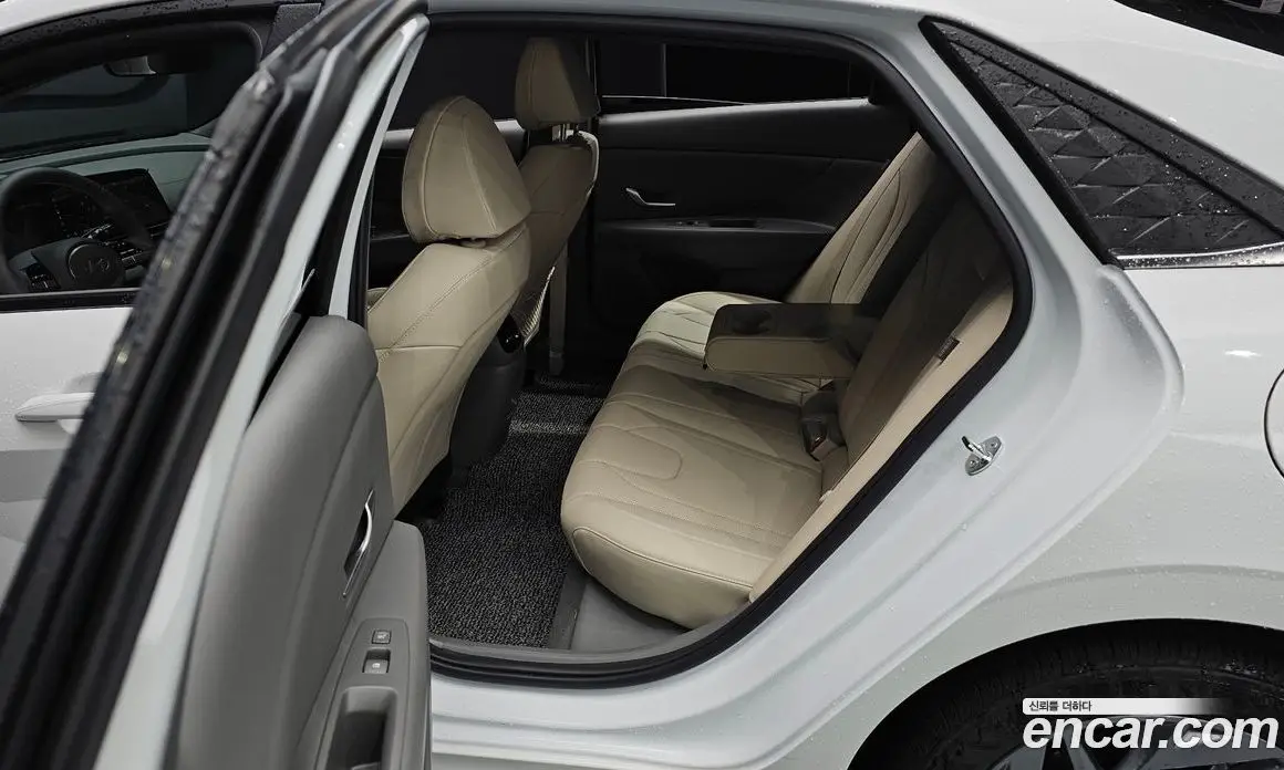 Hyundai Avante 2023 1.6 автомат (гидро), фото 16