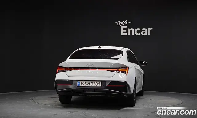 Hyundai Avante 2023 1.6 автомат (гидро), миниатюра 3