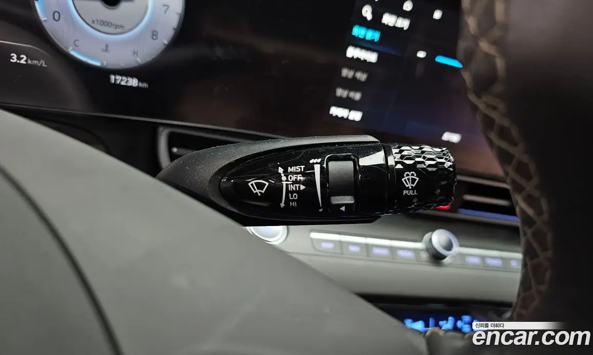 Hyundai Avante 2023 1.6 автомат (гидро), фото 27
