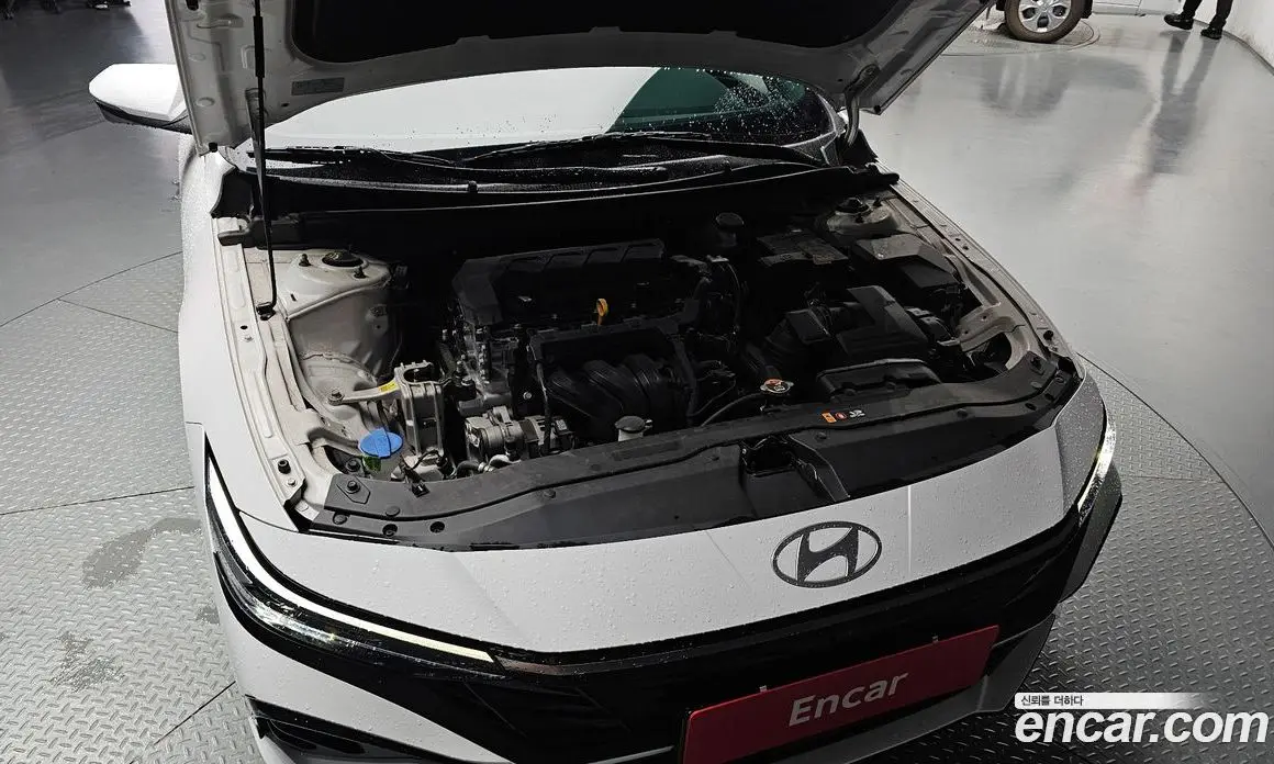 Hyundai Avante 2023 1.6 автомат (гидро), фото 5