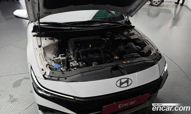 Hyundai Avante 2023 1.6 автомат (гидро), миниатюра 5
