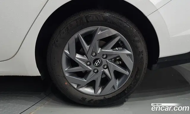Hyundai Avante 2023 1.6 автомат (гидро), миниатюра 6