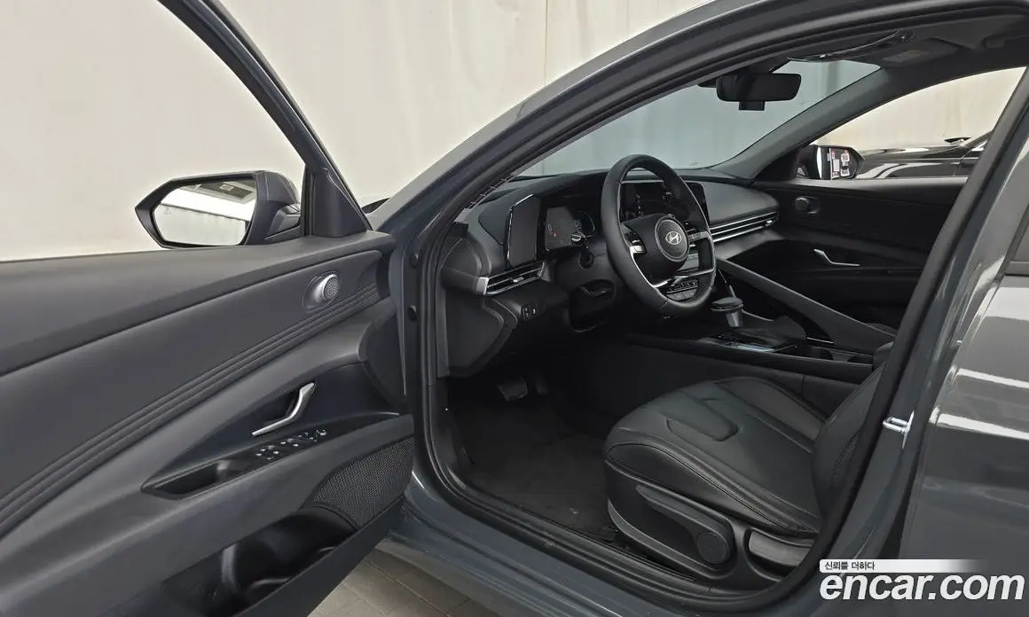 Hyundai Avante 2025 1.6 автомат (гидро), фото 13