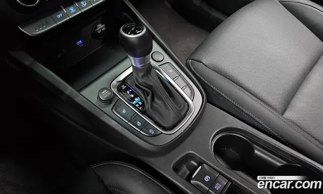 Hyundai Kona 2022 2.0 автомат (гидро), миниатюра 9