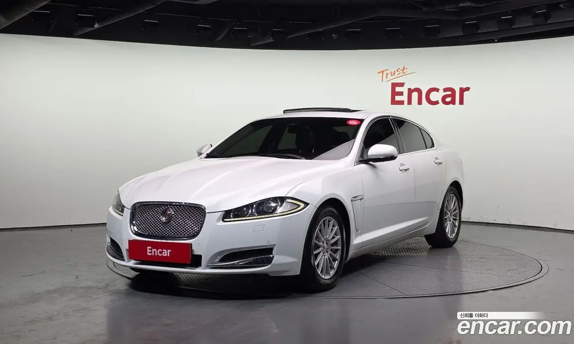 Jaguar XF 2015 2.2 автомат (гидро), фото 1 Jaguar XF 2015 2.2 автомат (гидро), фото 1