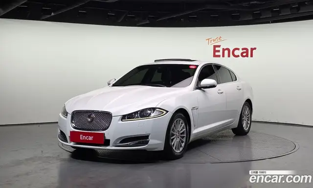 Jaguar XF 2015 2.2 автомат (гидро), миниатюра 1 Jaguar XF 2015 2.2 автомат (гидро), миниатюра 1
