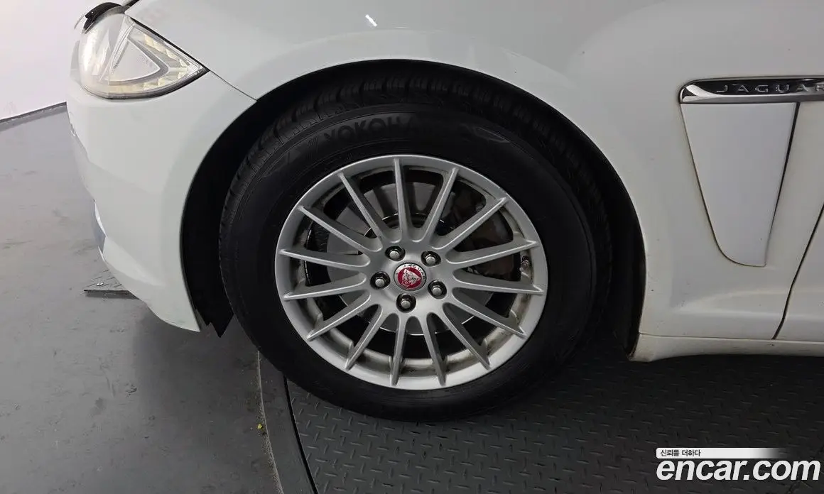 Jaguar XF 2015 2.2 автомат (гидро), фото 5 Jaguar XF 2015 2.2 автомат (гидро), фото 5
